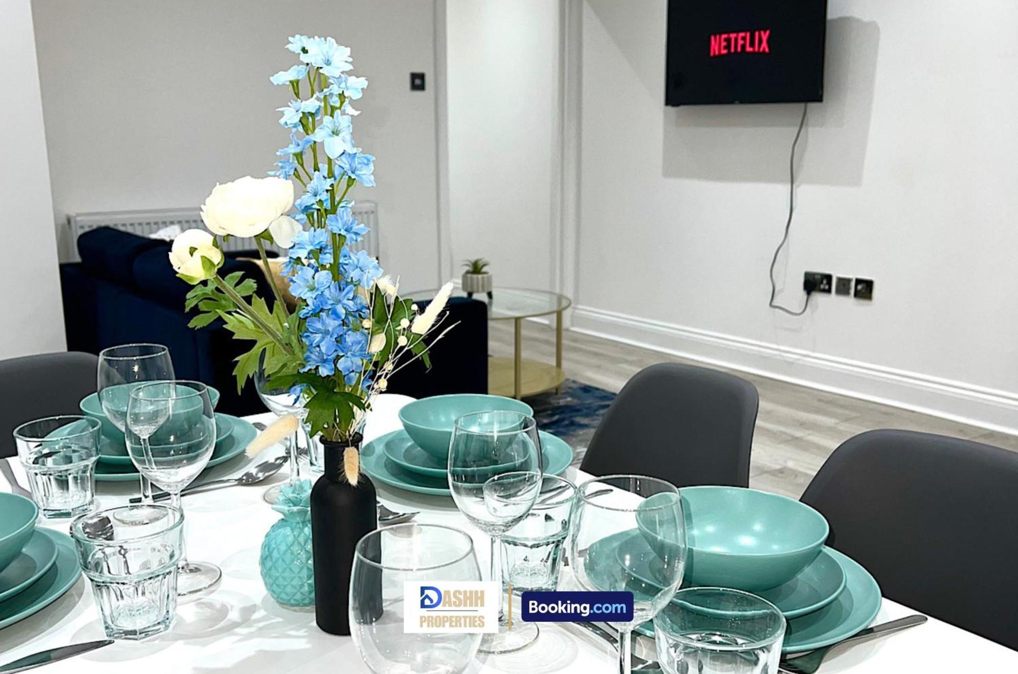Three Bedroom By Dashh Short Lets & Serviced In Shepherds Bush Sleeps 9 With Free Wifi Holiday home London